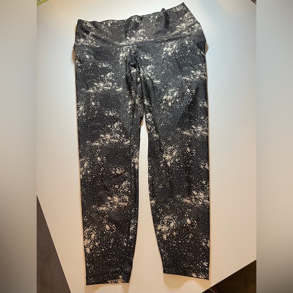 Old Navy Black & Cream Powersoft Activewear Leggings XXL - Picture 2 of 6